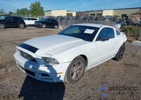 2014 Ford Mustang V6 из США, поврежденный, VIN 1ZVBP8AM0E5217012